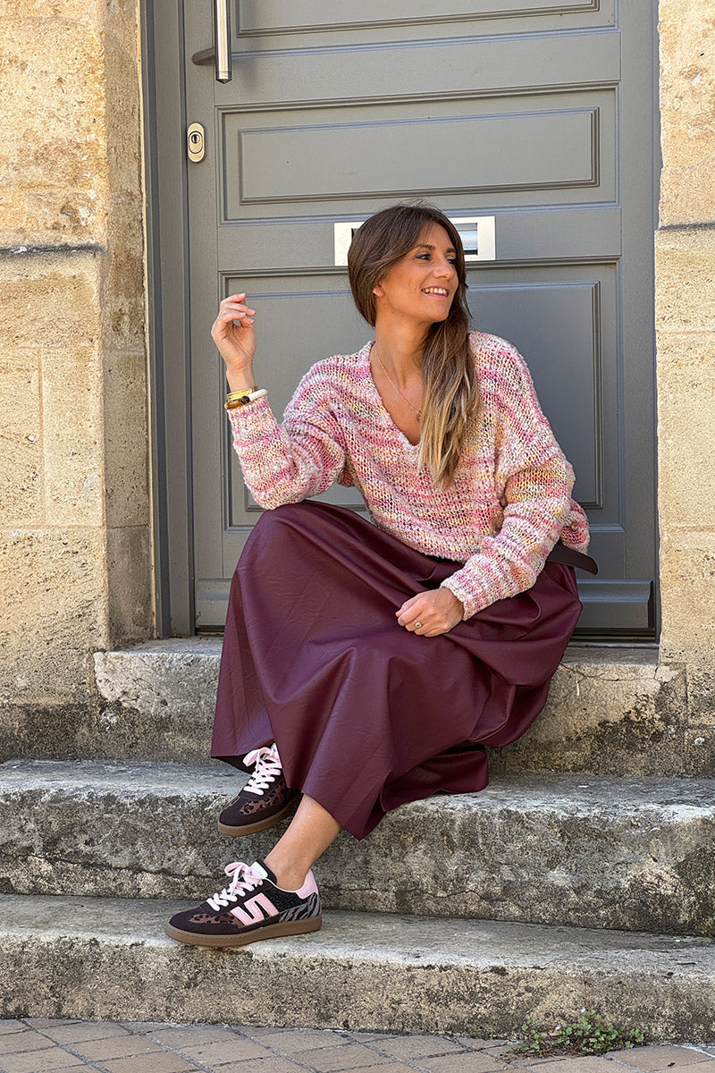 Jupe longue en simili cuir aubergine avec ceinture