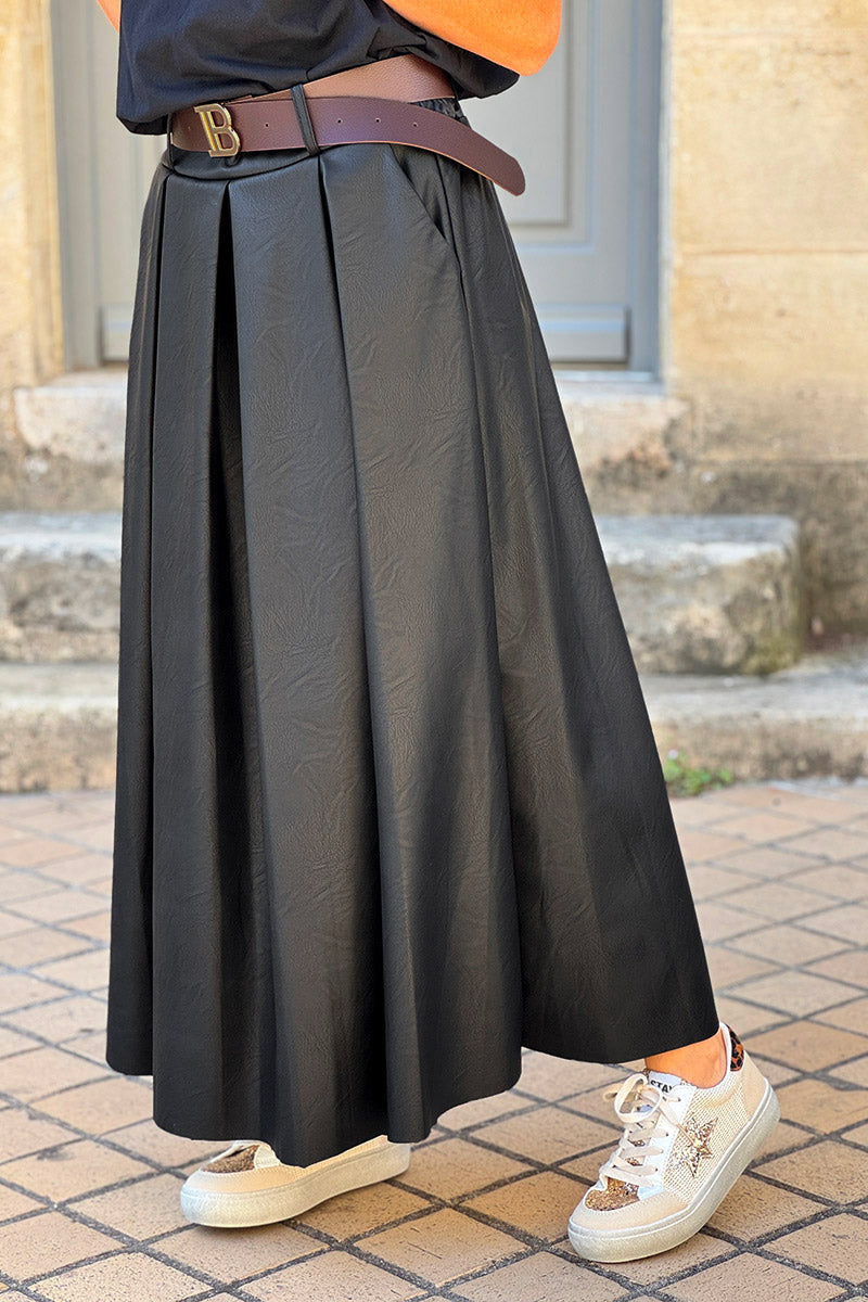 Jupe longue en simili cuir noir avec ceinture