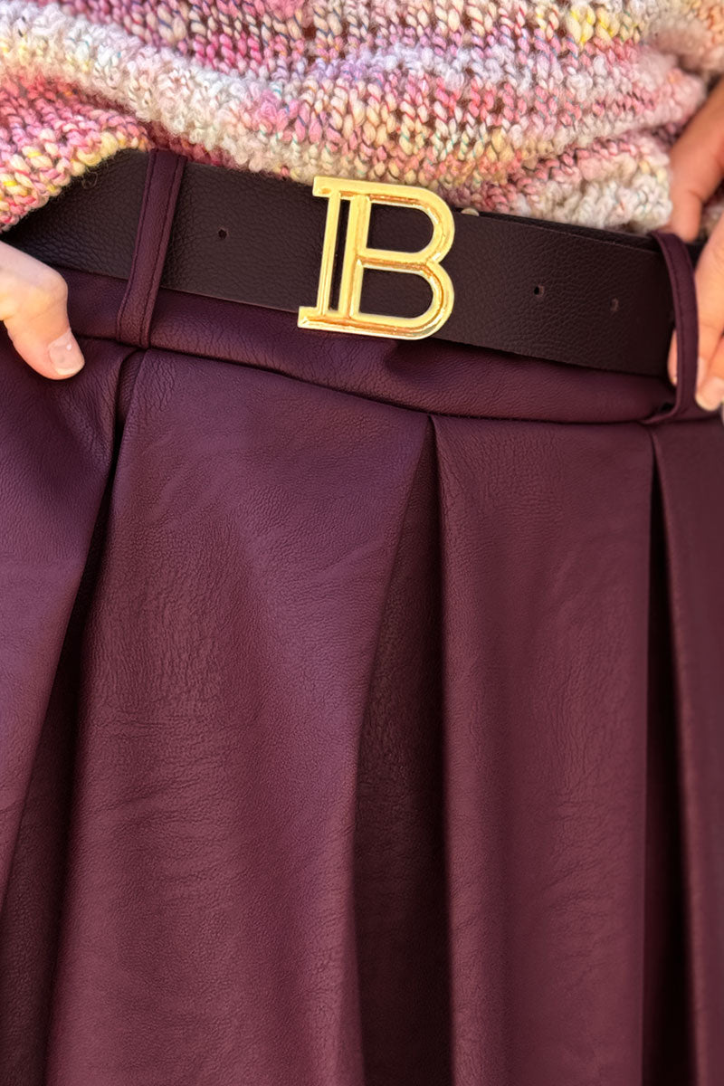 Jupe longue en simili cuir aubergine avec ceinture
