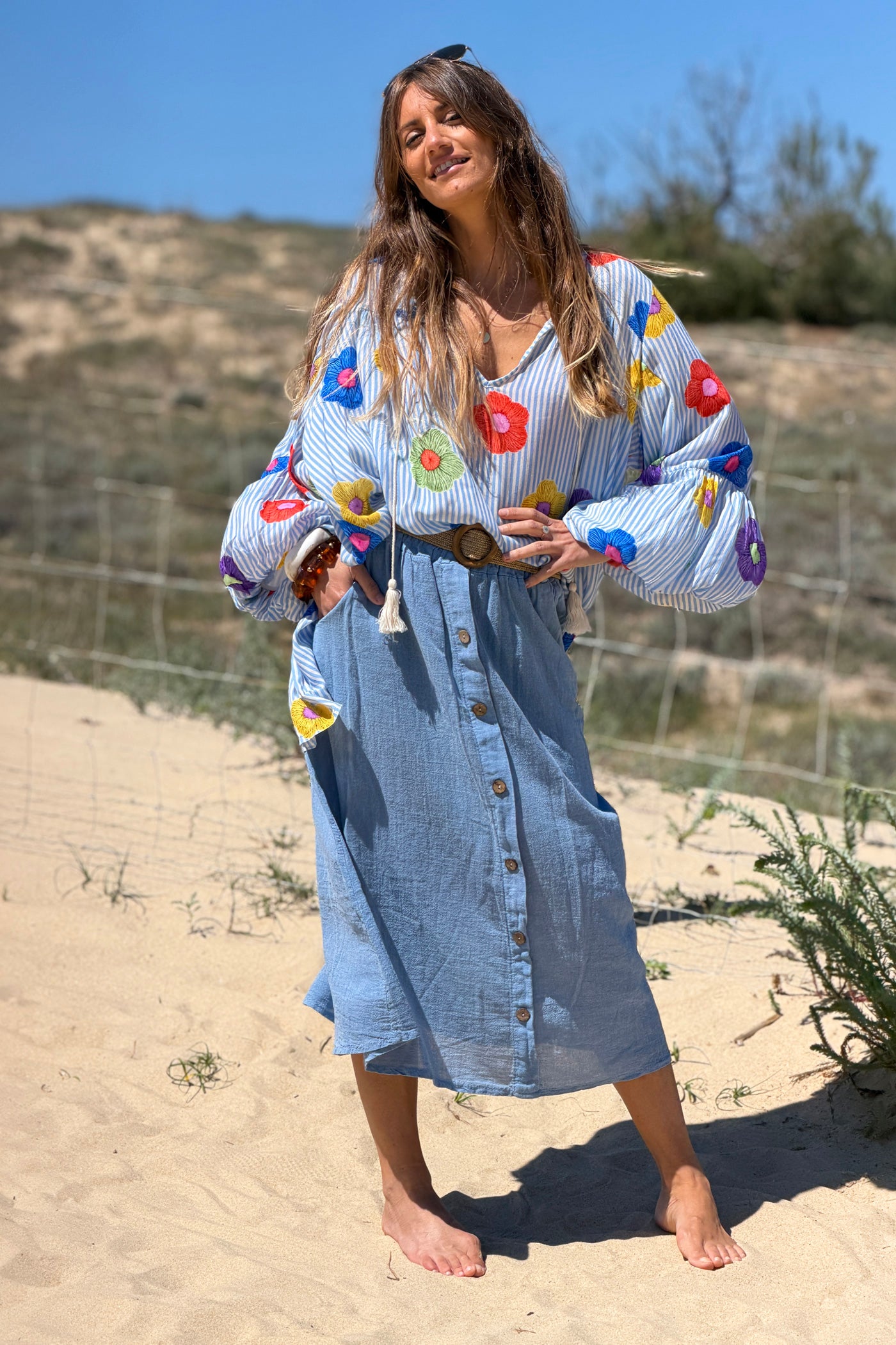 Jupe midi bleu en coton faux boutons bois et taille élastique