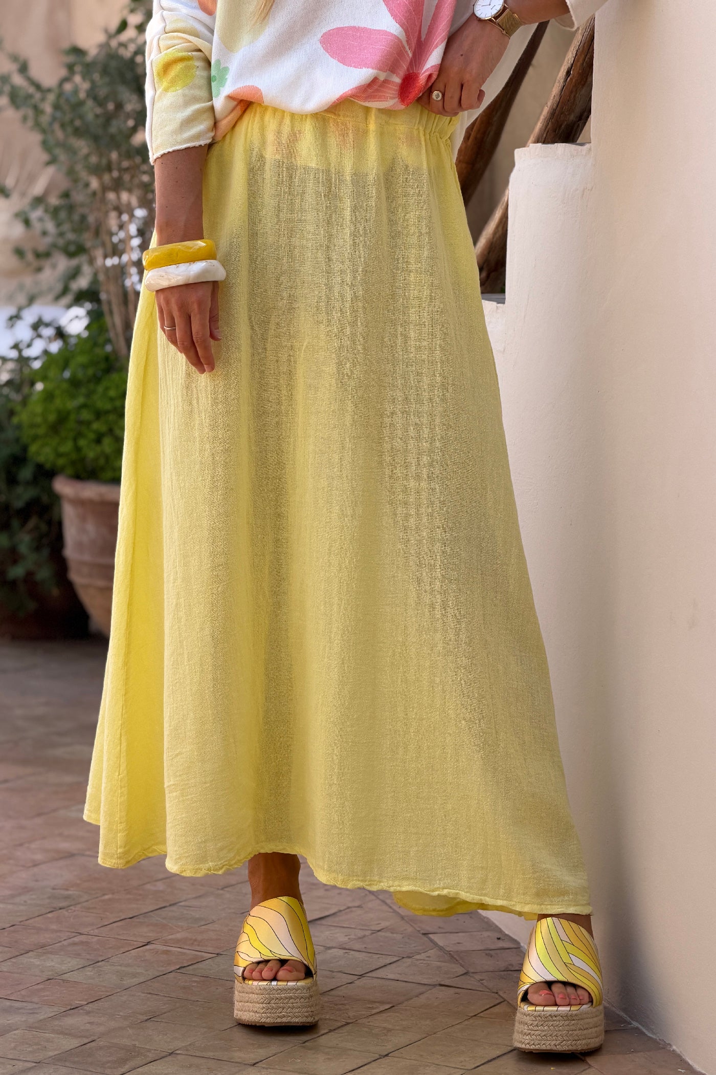 Jupe unie jaune pâle en coton avec poche et taille élastique