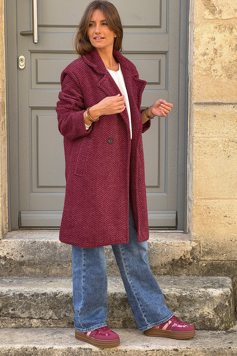 Manteau aubergine long et doux en maille chenille