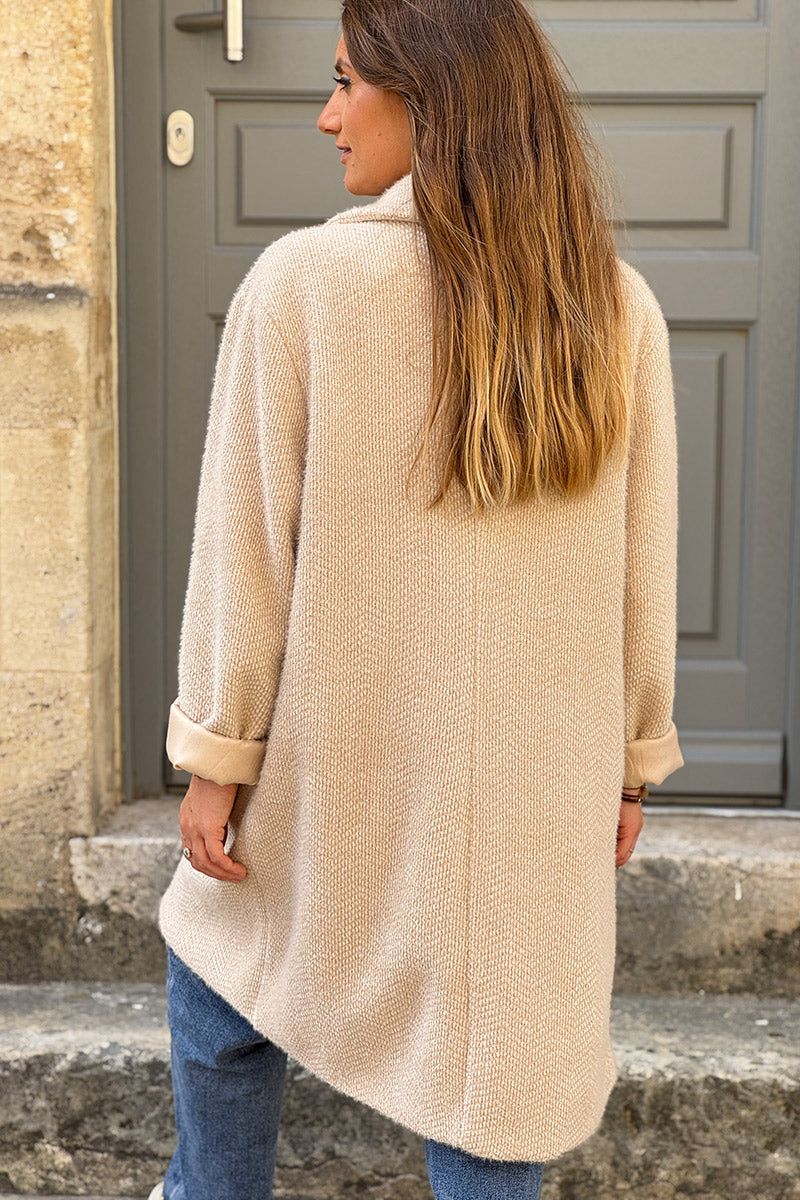 Manteau beige long et doux en maille chenille