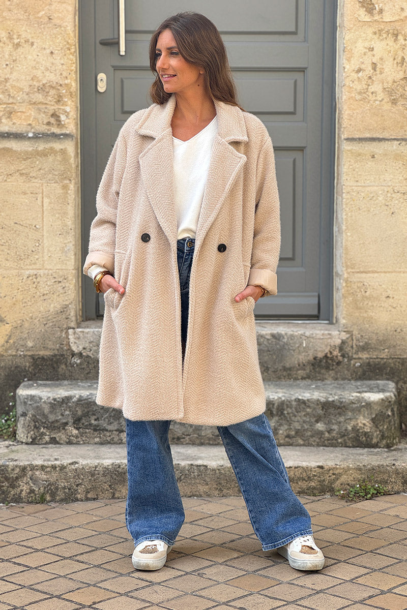 Manteau beige long et doux en maille chenille