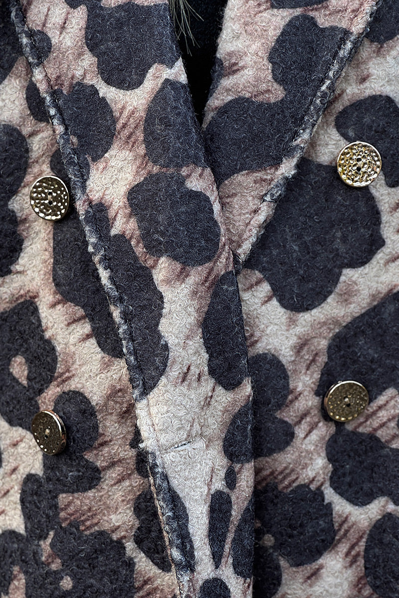 Manteau cape en bouclettes imprimé tigre et léopard