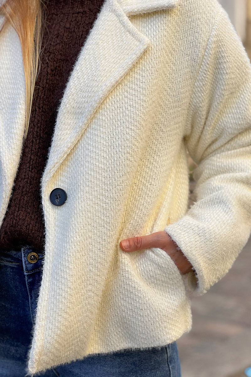 Manteau écru court doux en maille chenille