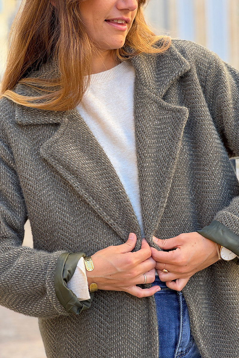 Manteau kaki court doux en maille chenille