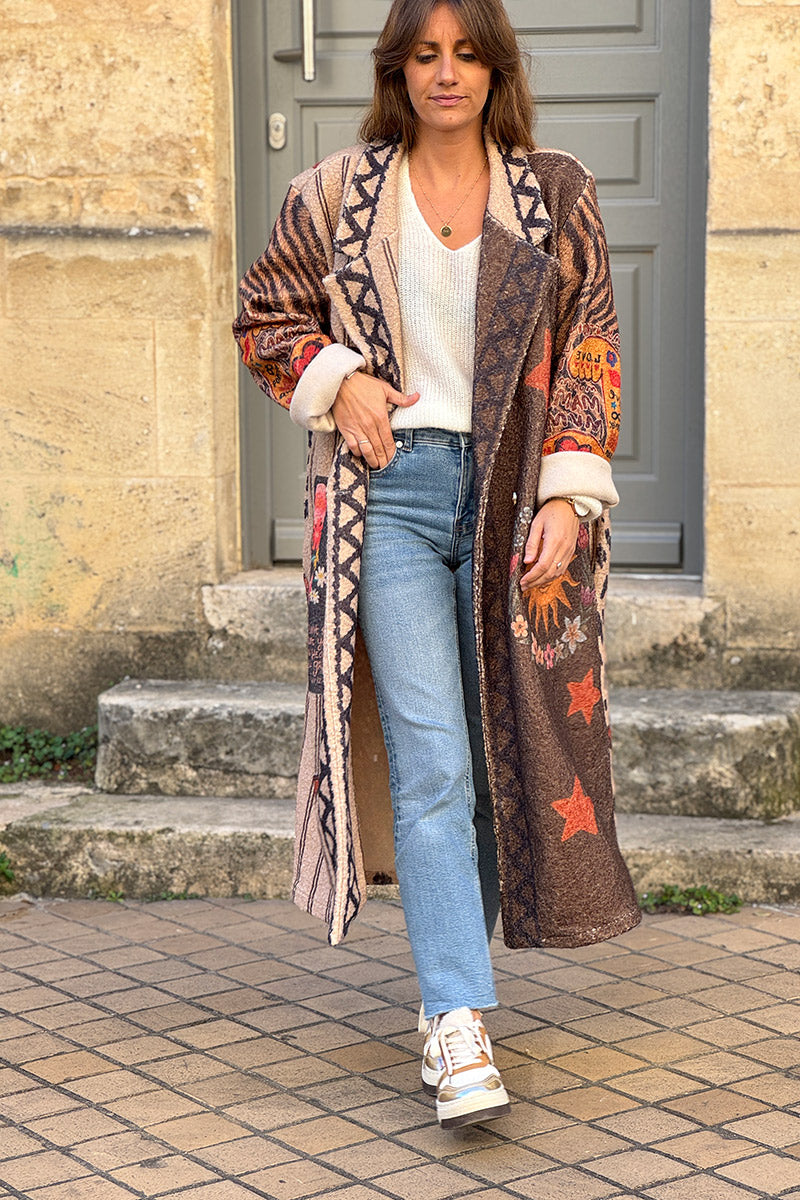 Manteau long en bouclettes à motifs rayures, soleil et léopard