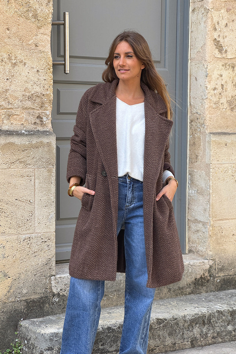Manteau marron long et doux en maille chenille
