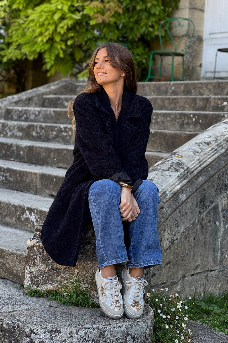 Manteau noir long et doux en maille chenille