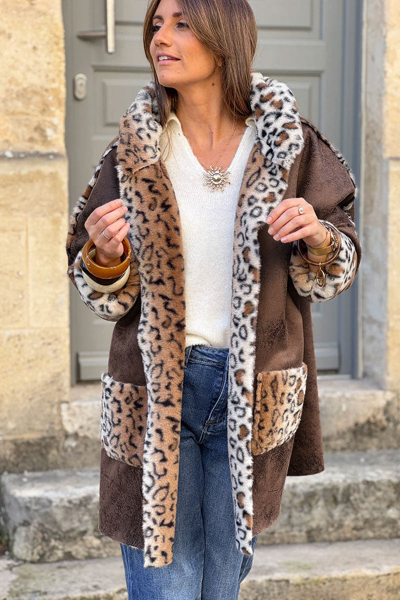 Manteau réversible en suédine souple marron et fausse fourrure léopard avec capuche