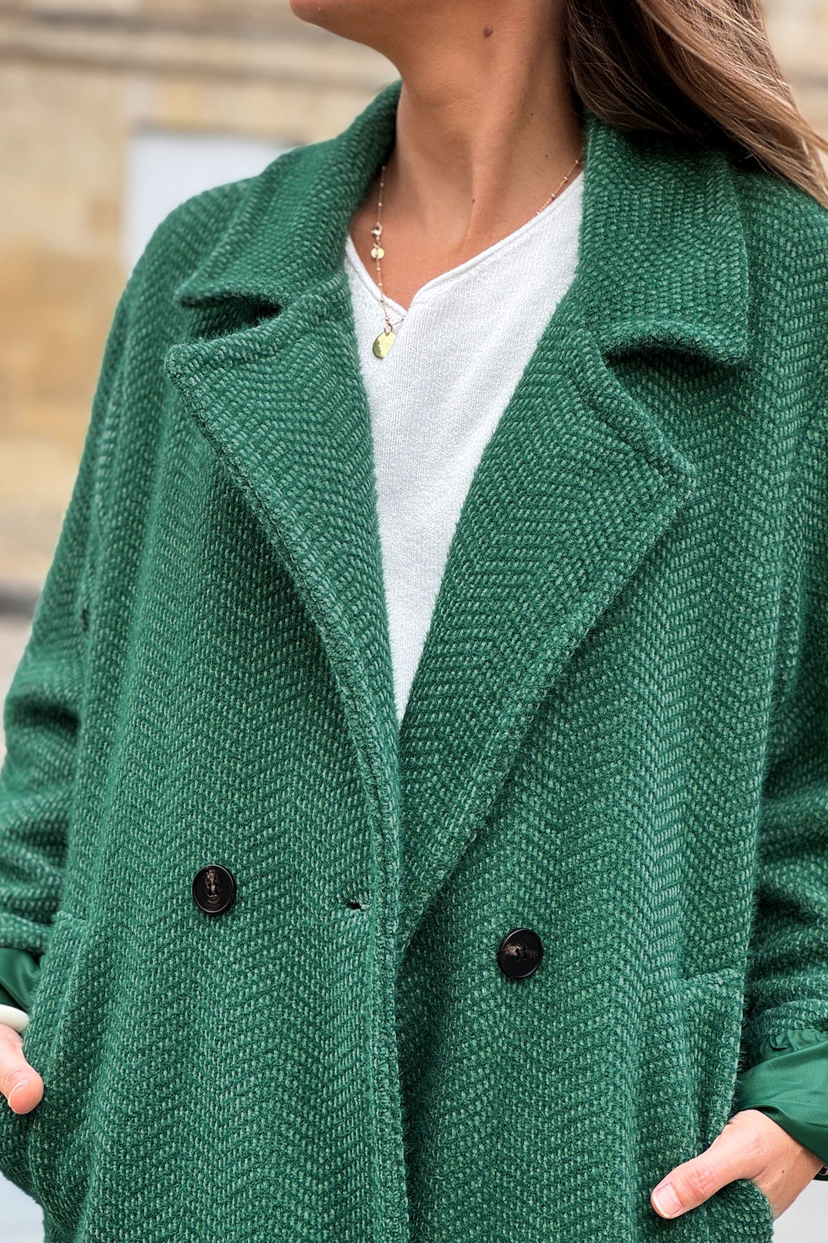 Manteau vert long et doux en maille chenille