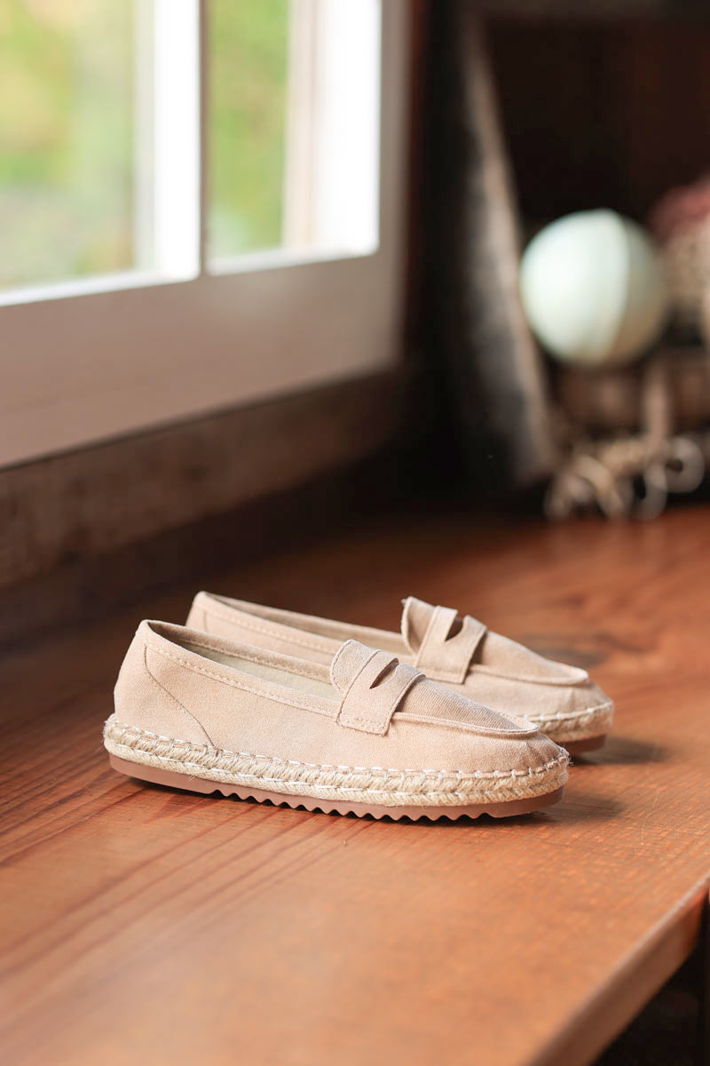 Mocassins espadrilles en suédine beige semelle corde