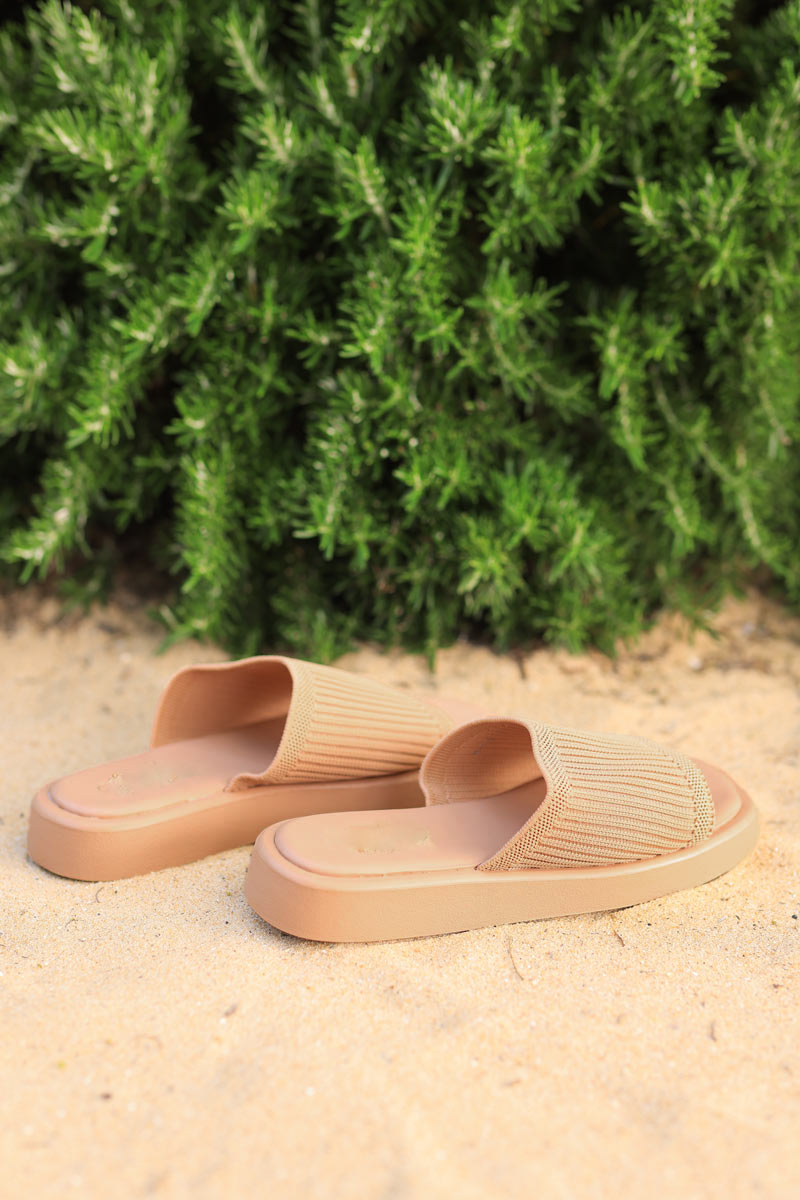 Camel ribbed fabric sandals with flatform