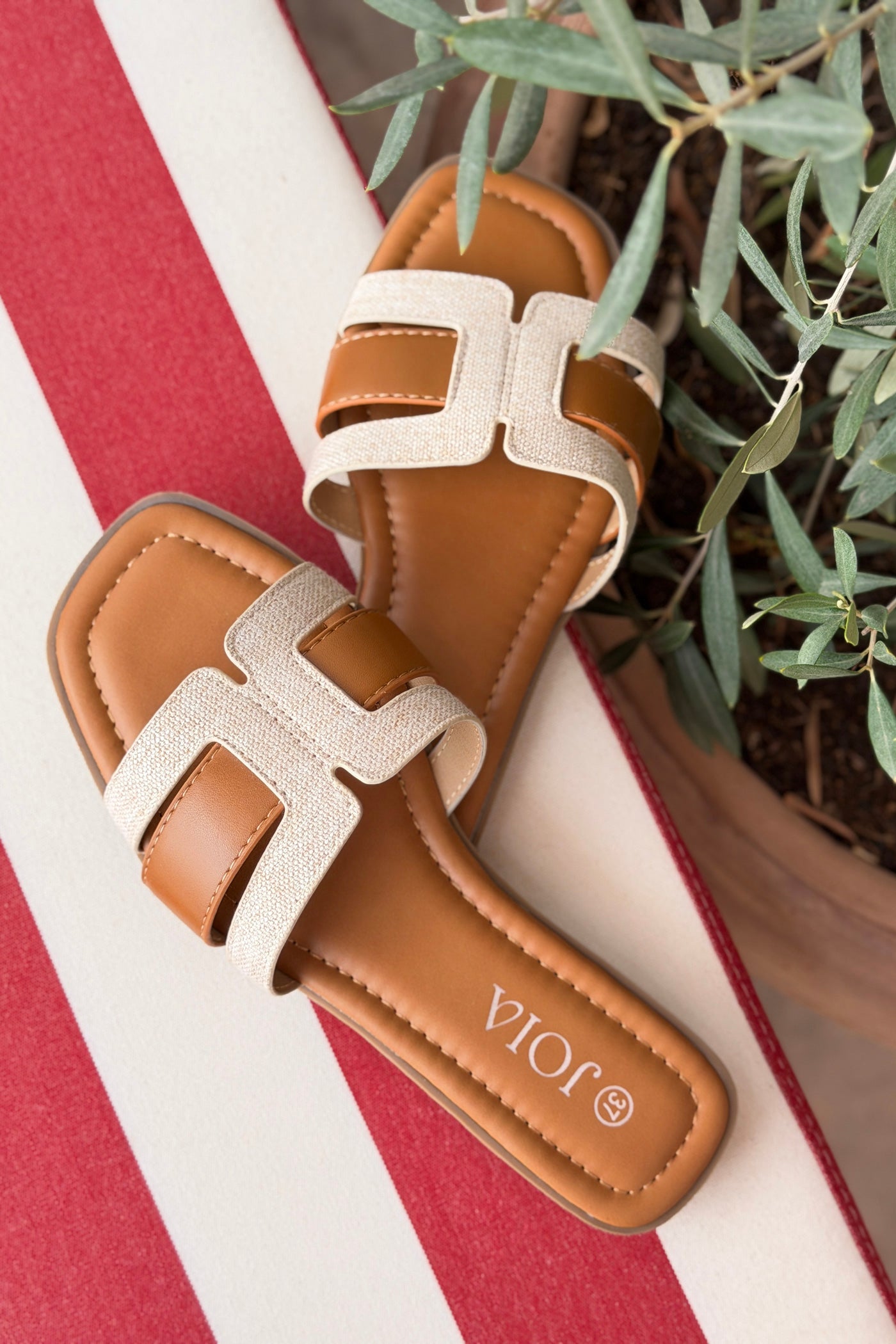 Mules plates brides croisées bicolore camel et beige