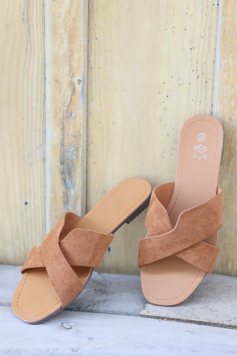 Camel crossover sandals with a tapered square toe