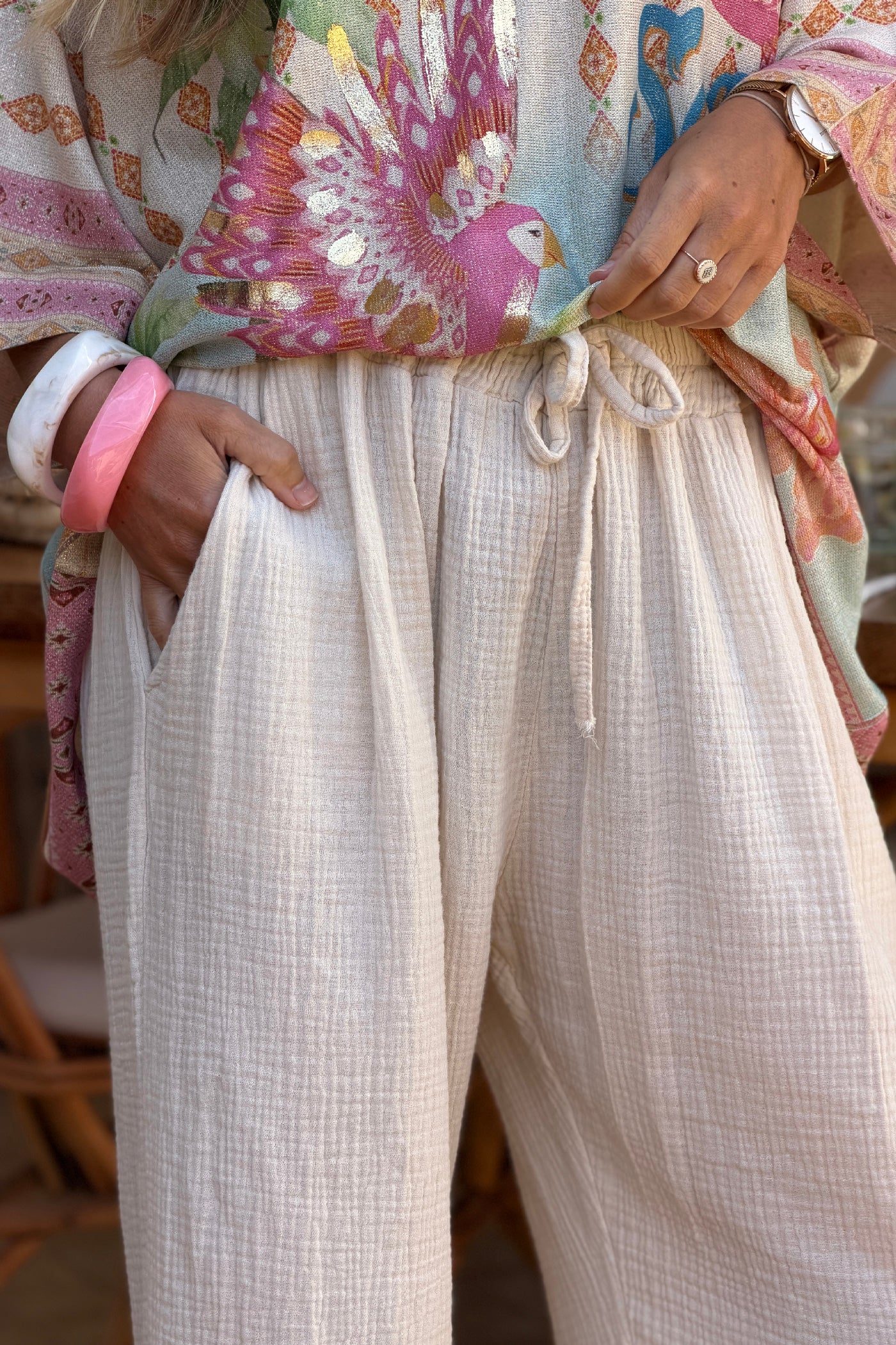 Pantalon beige droit en gaze de coton ceinture élastique