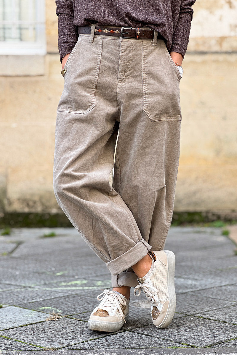 Pantalon beige en velours côtelé coupe ballon avec ceinture broderie aztèque