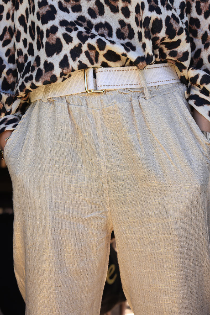 Pantalón beige suave de lino dorado brillante, corte recto, cinturón de algodón