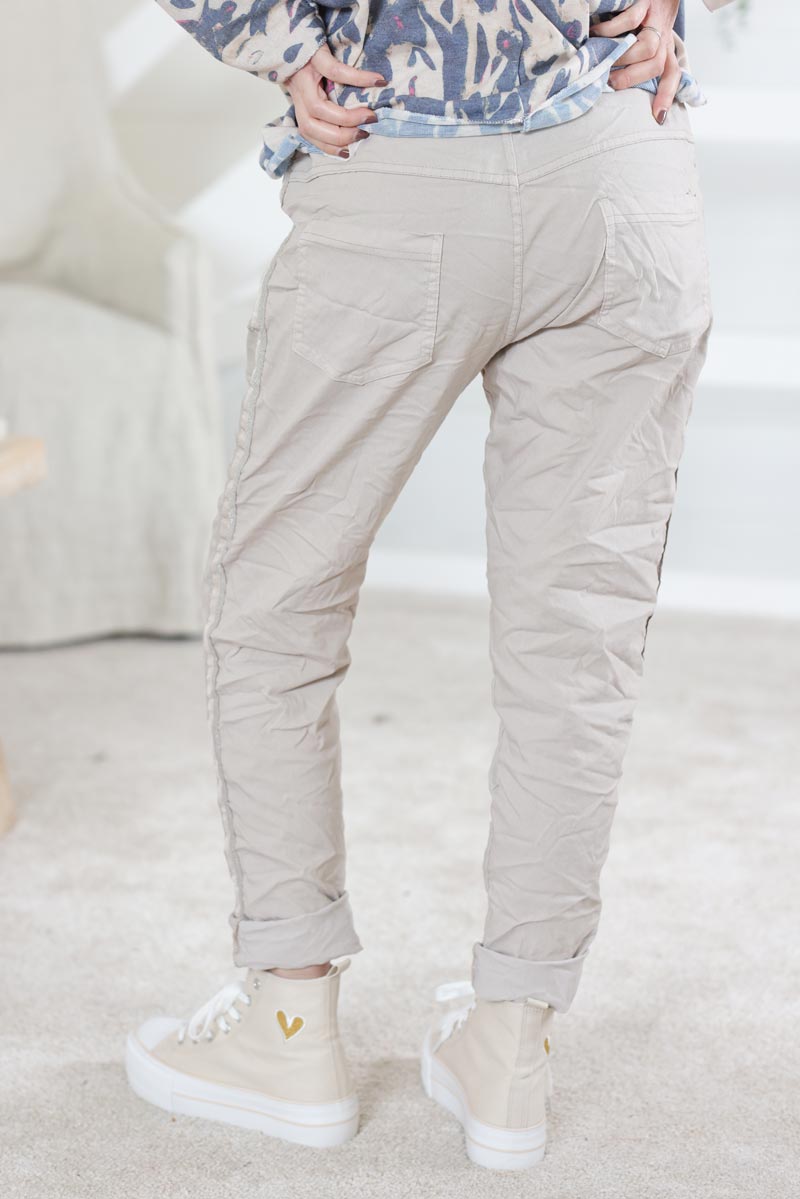 Pantalon beige toile confort rayures brillantes H023 (1)
