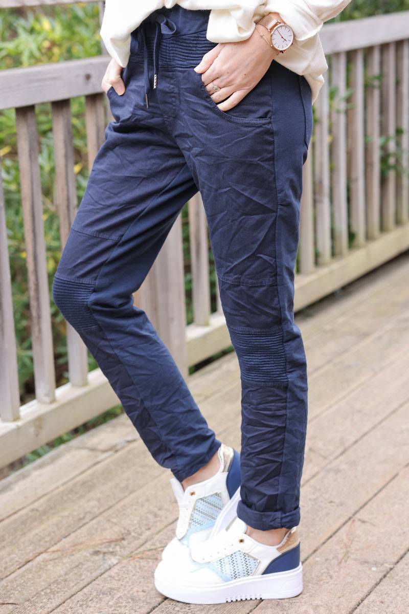 Pantalon-bleu-marine-extra-stretch-confort-en-toile-ceinture-elastique-lien-brillant-h199_4