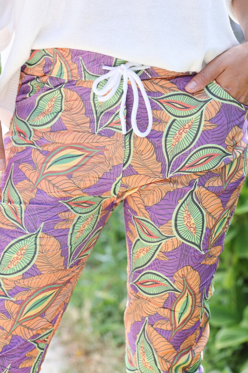 Pantalon confort en toile stretch imprimé feuillage coloré fuchsia h027 (1)
