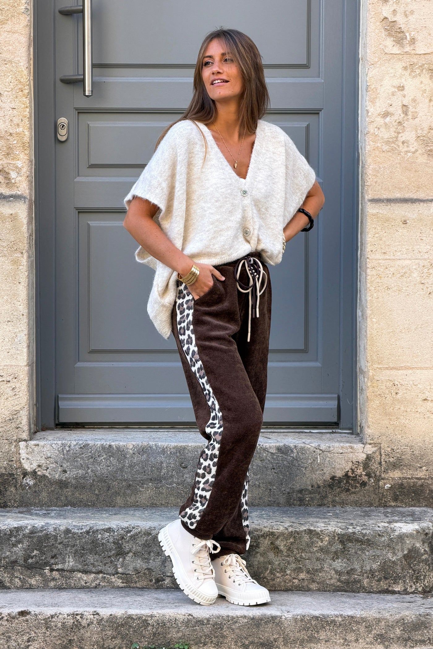 Pantalon confort marron en velours détail liseré léopard taille élastique