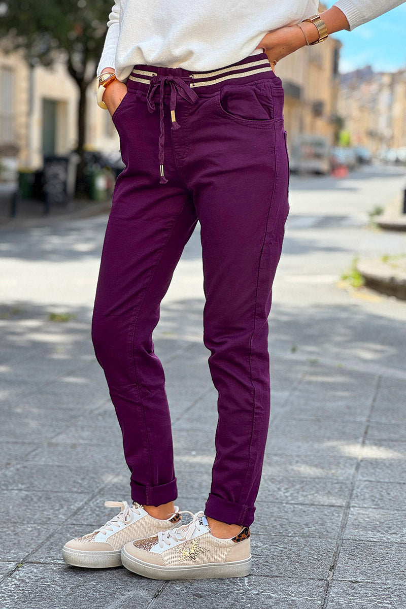 Pantalon confort slim aubergine ceinture élastique brillante