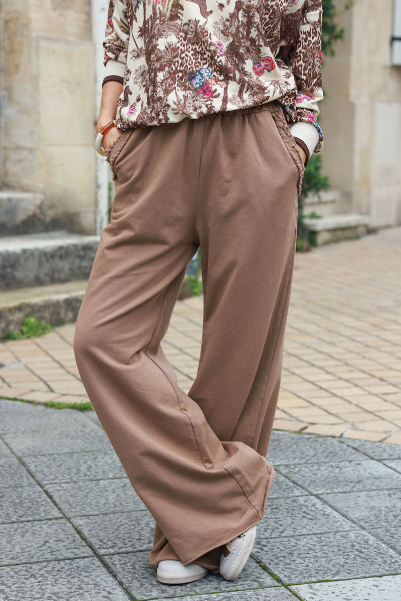 Pantalon de jogging marron taupe large confort ceinture élastique poches franges