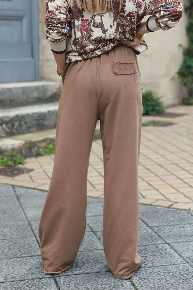 Pantalon de jogging marron taupe large confort ceinture élastique poches franges