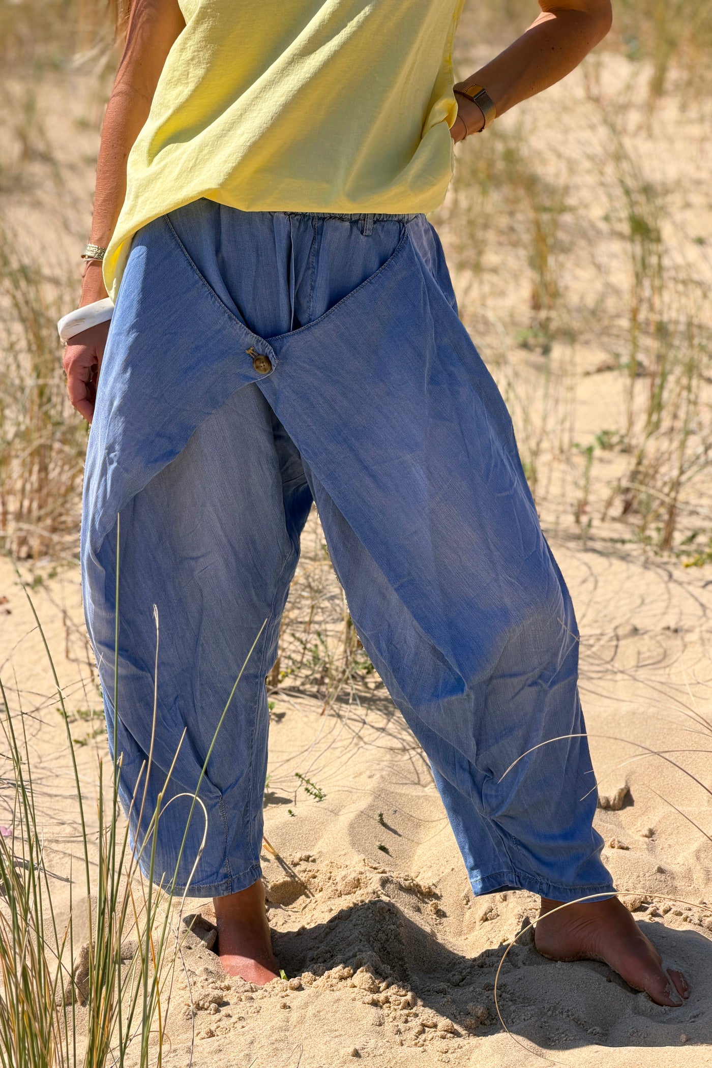 Pantalon fluide en lyocell effet denim rabat devant
