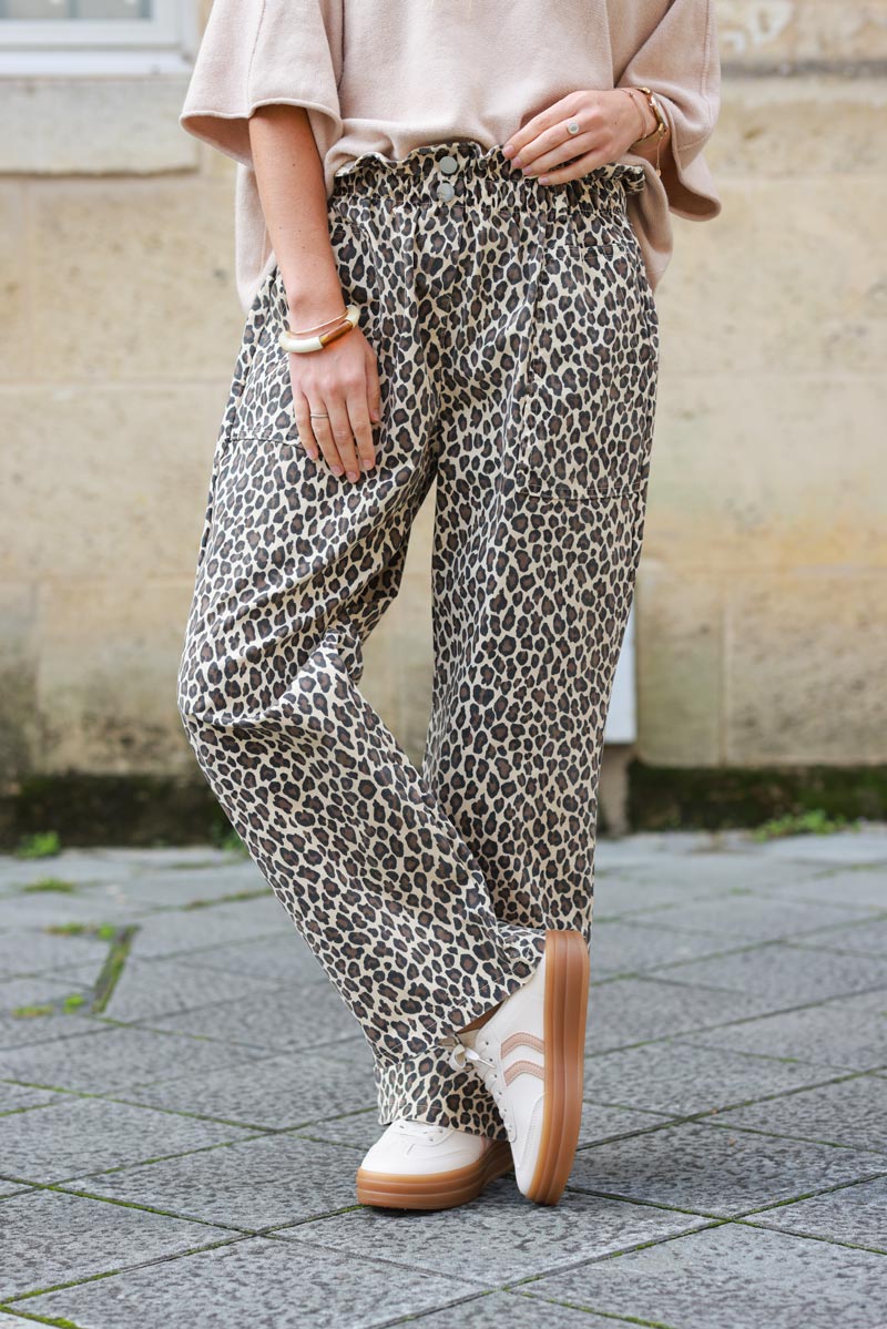 Pantalón paperbag con estampado de leopardo y cintura elástica