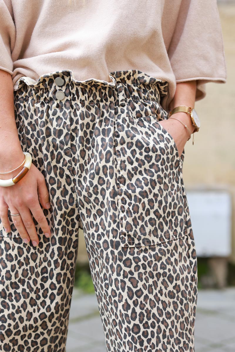 Pantalón paperbag con estampado de leopardo y cintura elástica