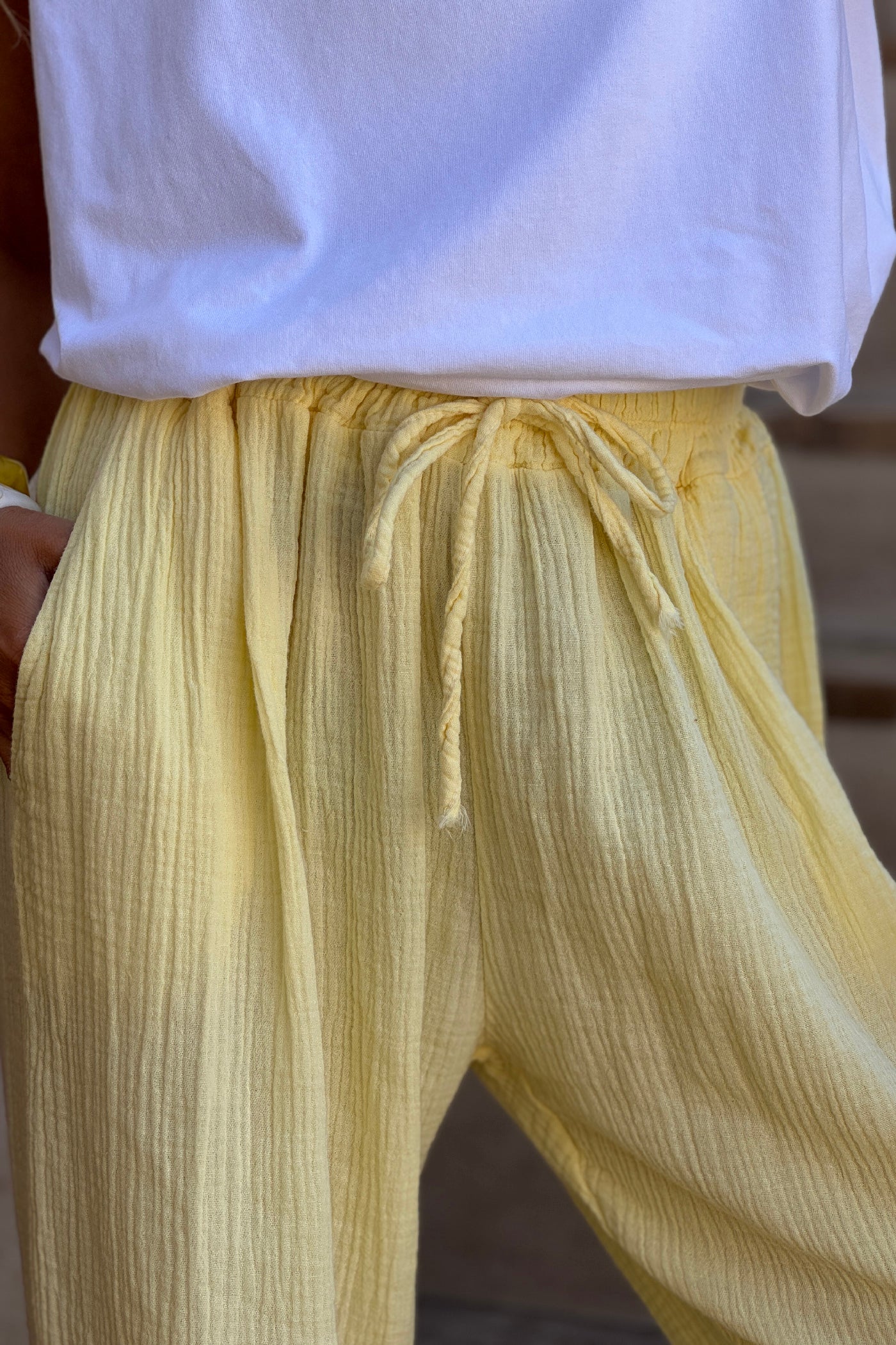 Pantalon jaune droit en gaze de coton ceinture élastique