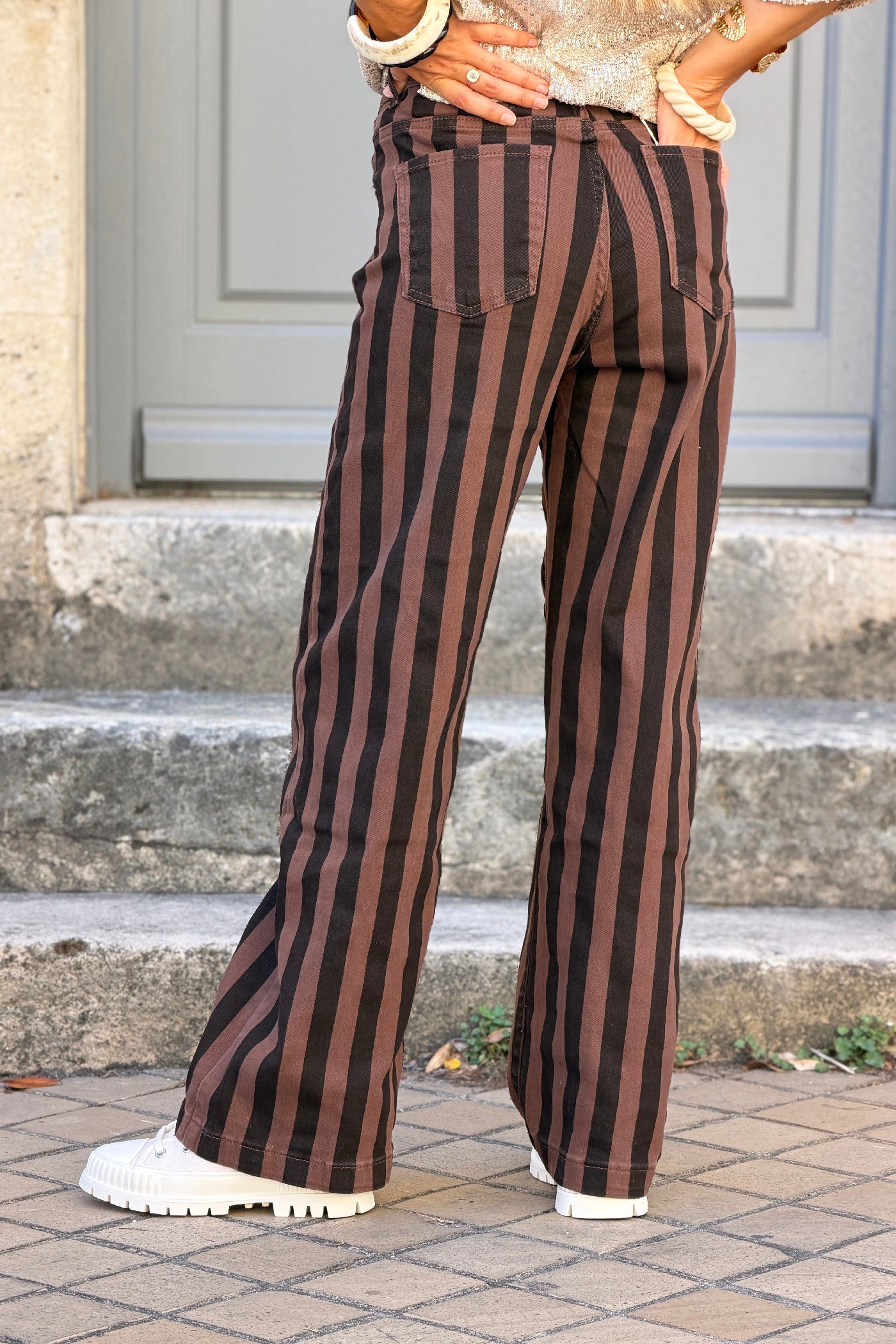Pantalon jean rayures verticales chocolat et marron wide leg
