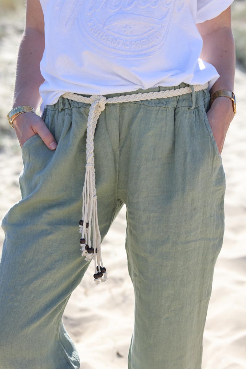 Pantalon kaki en lin souple ceinture en crochet et perles bois