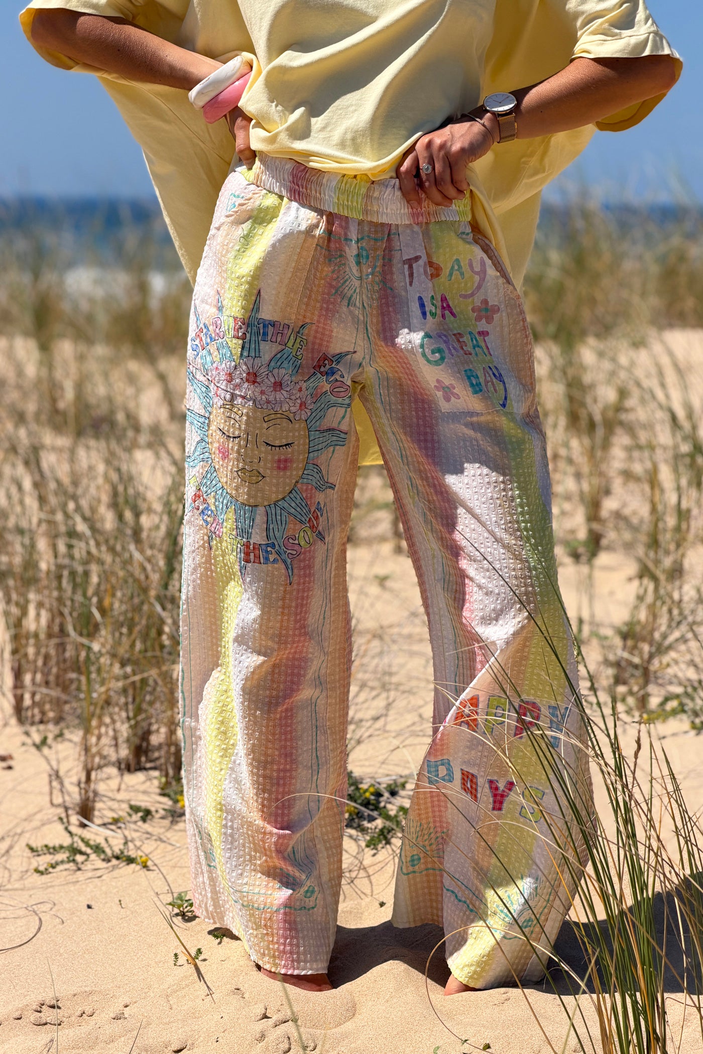 Pantalon large en seersucker jaune motif soleil fleuri Happy Days taille élastique