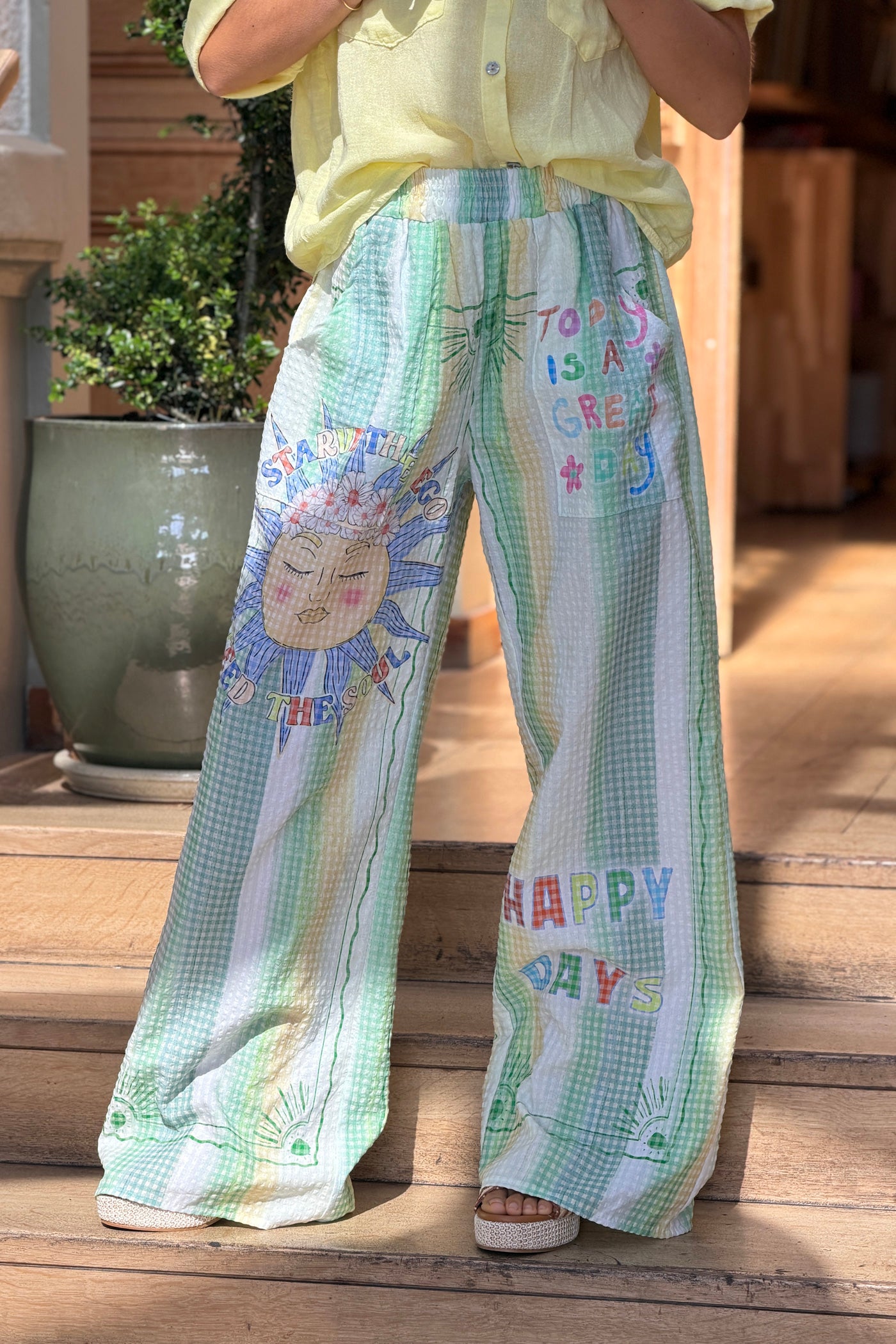 Pantalon large en seersucker vert motif soleil fleuri Happy Days taille élastique