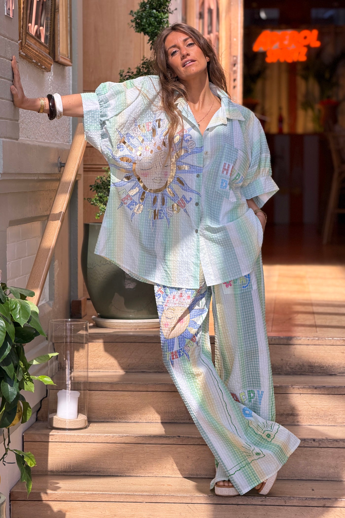 Pantalon large en seersucker vert motif soleil fleuri Happy Days taille élastique
