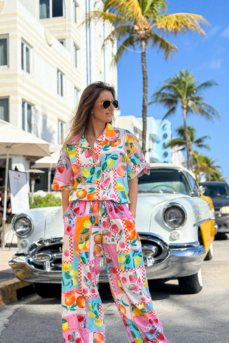 Pantalon large fluide coloré motifs fruits d'été