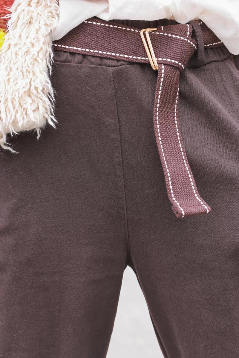 Pantalon marron chocolat droit et souple avec ceinture tissu