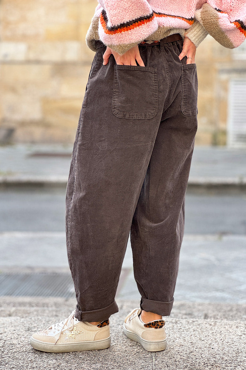 Pantalon marron en velours côtelé coupe ballon avec ceinture broderie aztèque