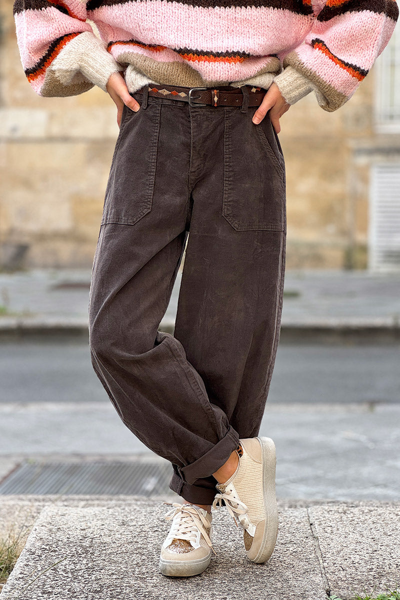Pantalon marron en velours côtelé coupe ballon avec ceinture broderie aztèque