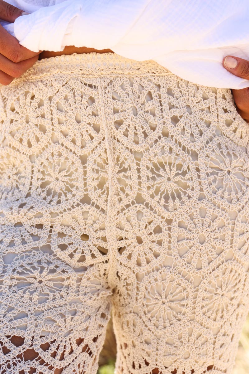 Pantalon motif losanges en crochet ecru g166 (1)
