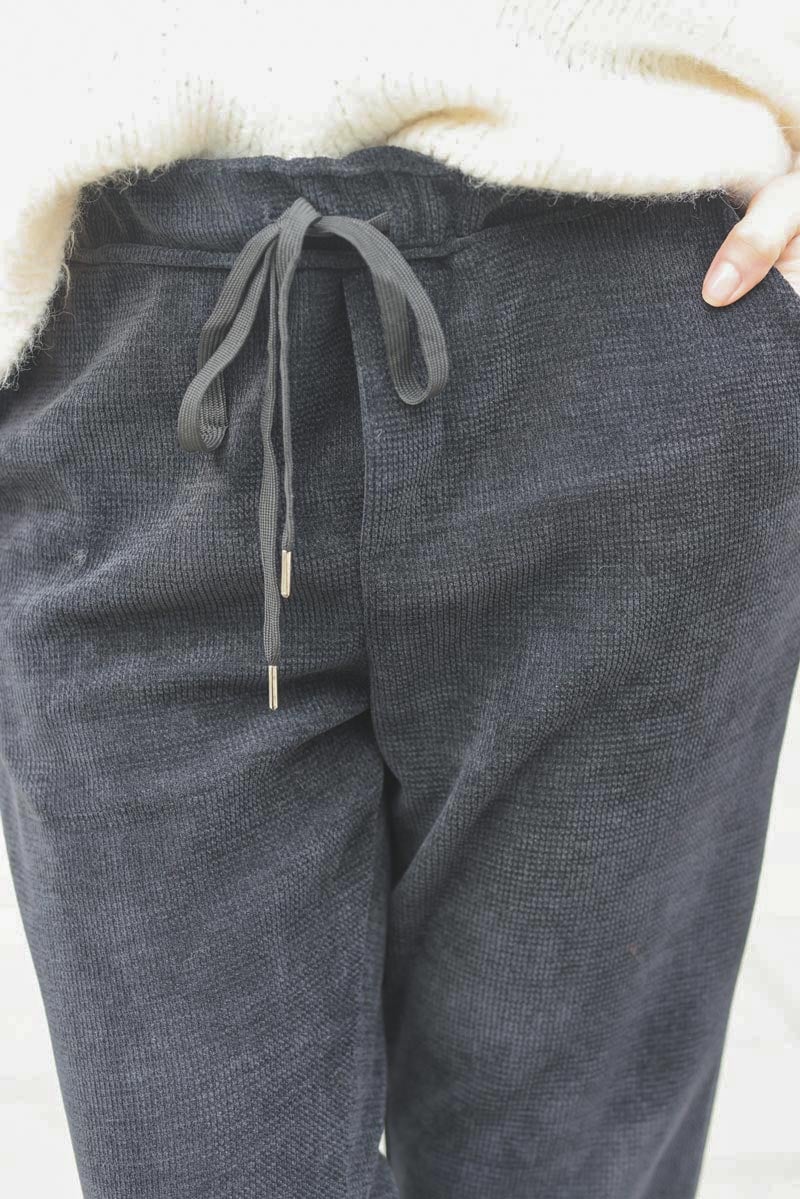 Pantalon noir en petit velours cotele souple ceinture elastique g270 (1)