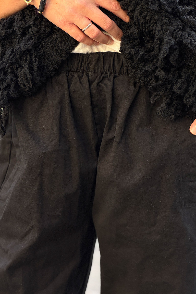 Pantalon noir en toile coupe boyfriend ceinture élastique