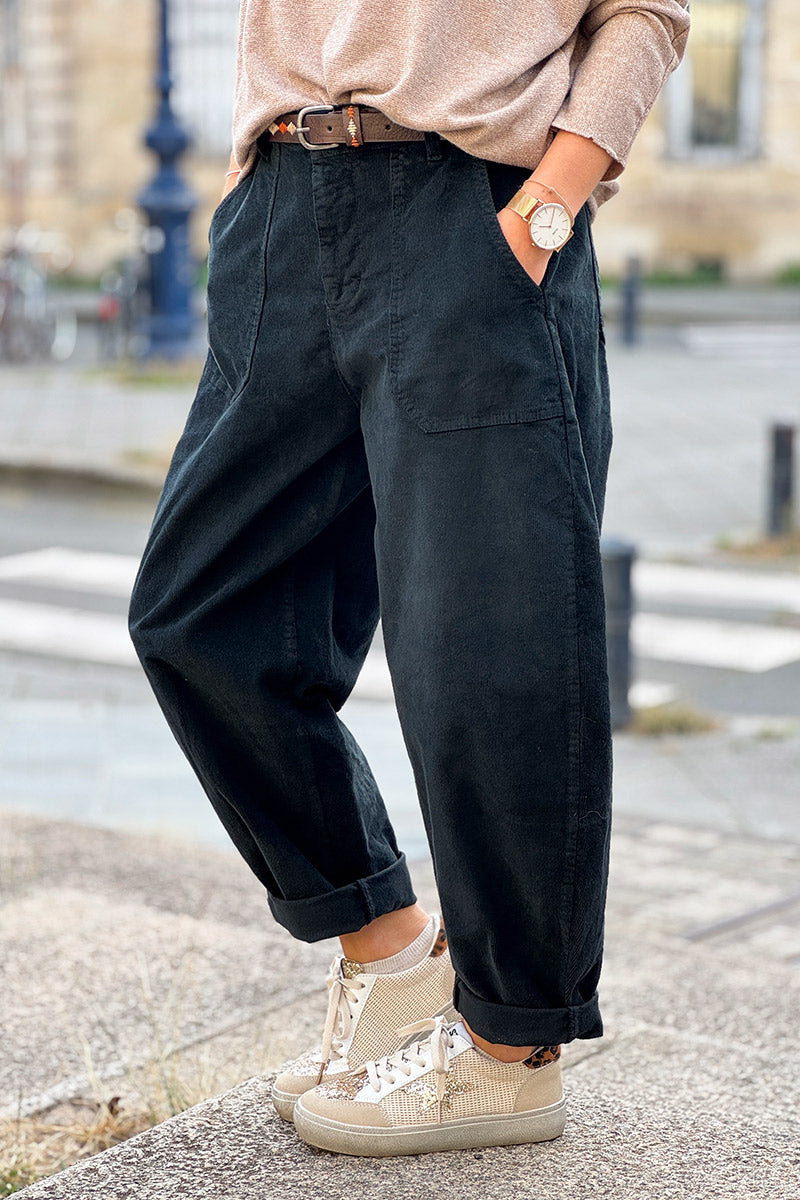 Pantalon noir en velours côtelé coupe ballon avec ceinture broderie aztèque