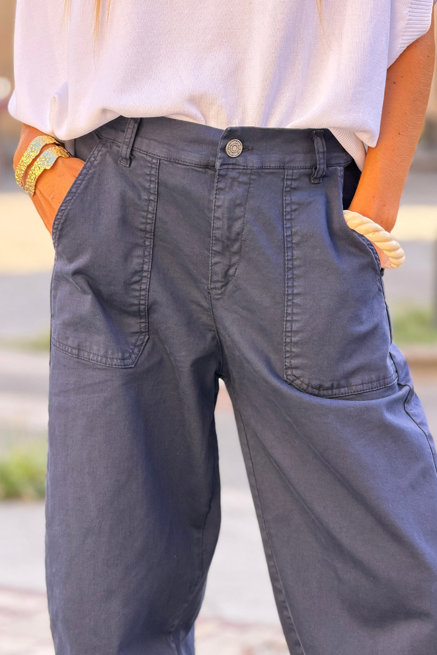 Pantalon stretch bleu marine coupe barrel grandes poches