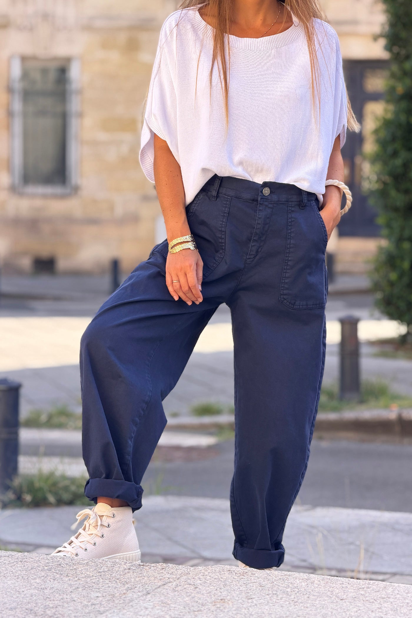 Pantalon stretch bleu marine coupe barrel grandes poches
