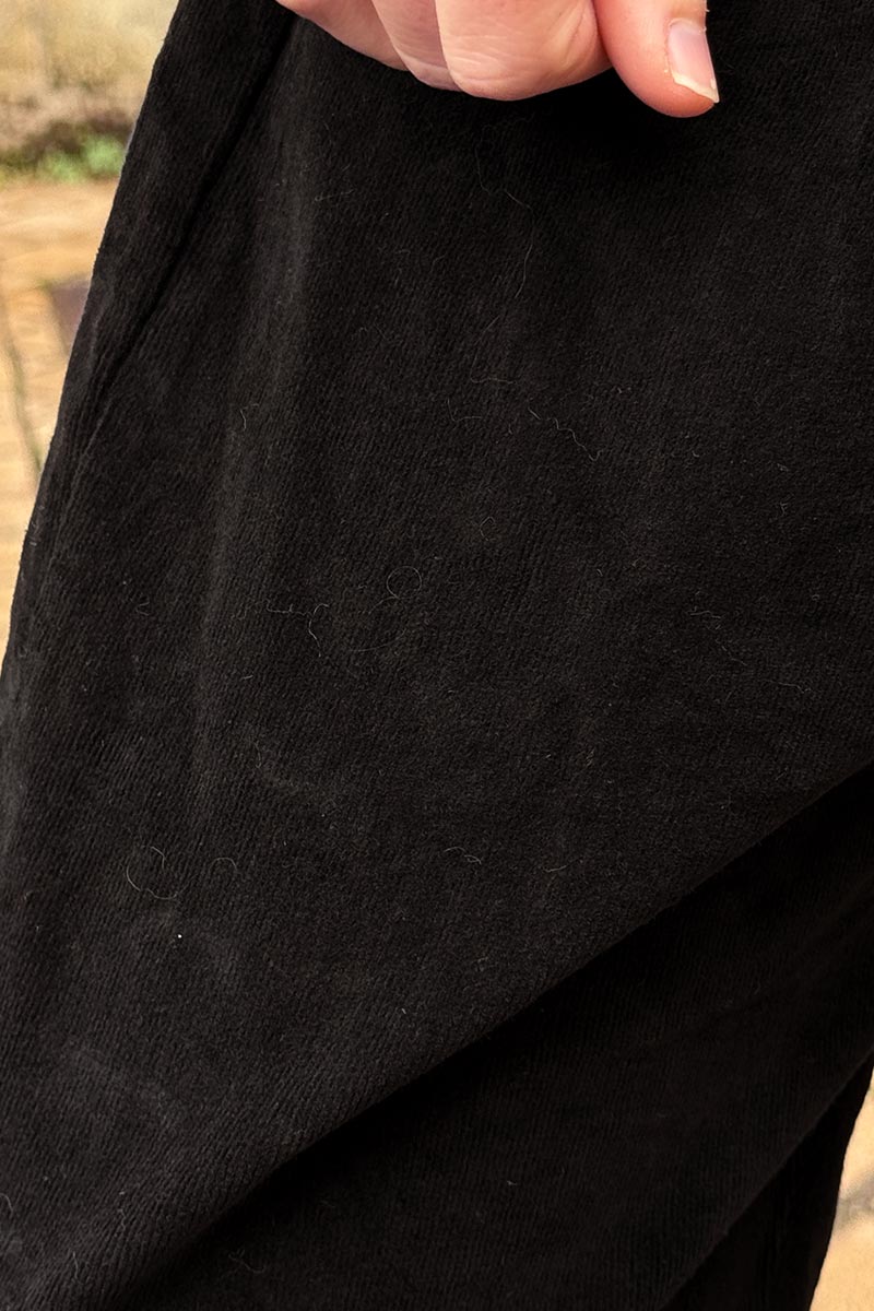 Pantalon en velours côtelé marron à taille élastique et ceinture léopard